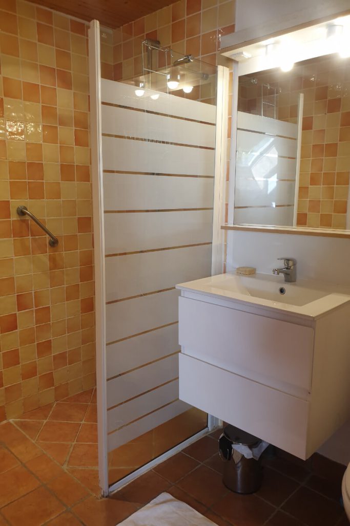 Douche italienne gîte Jardin de Kerilis